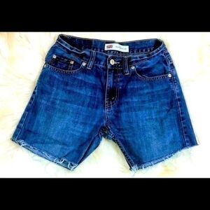 Levis Cut off mom Jean Shorts size 27